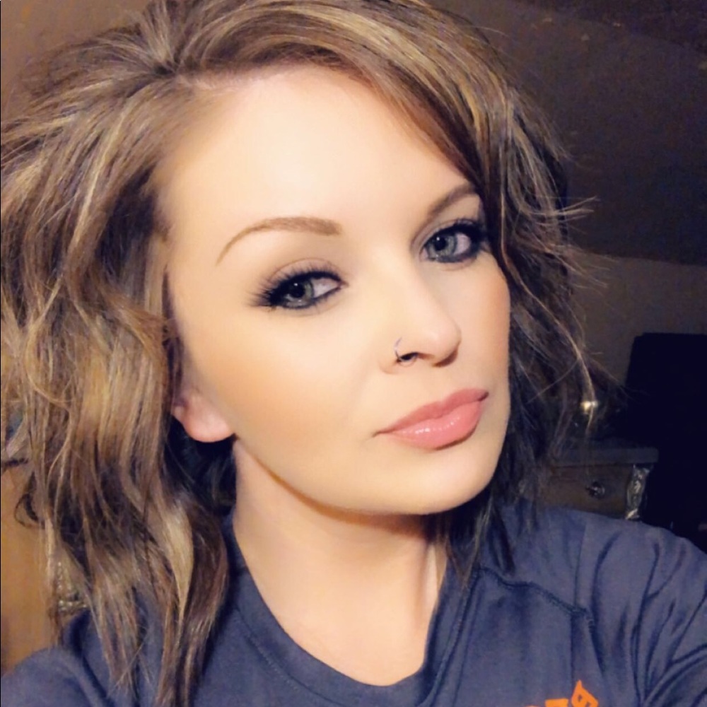 Meet your Posher, Felicia